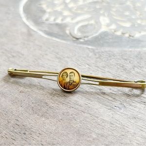 RARE Vintage Royals Brooch